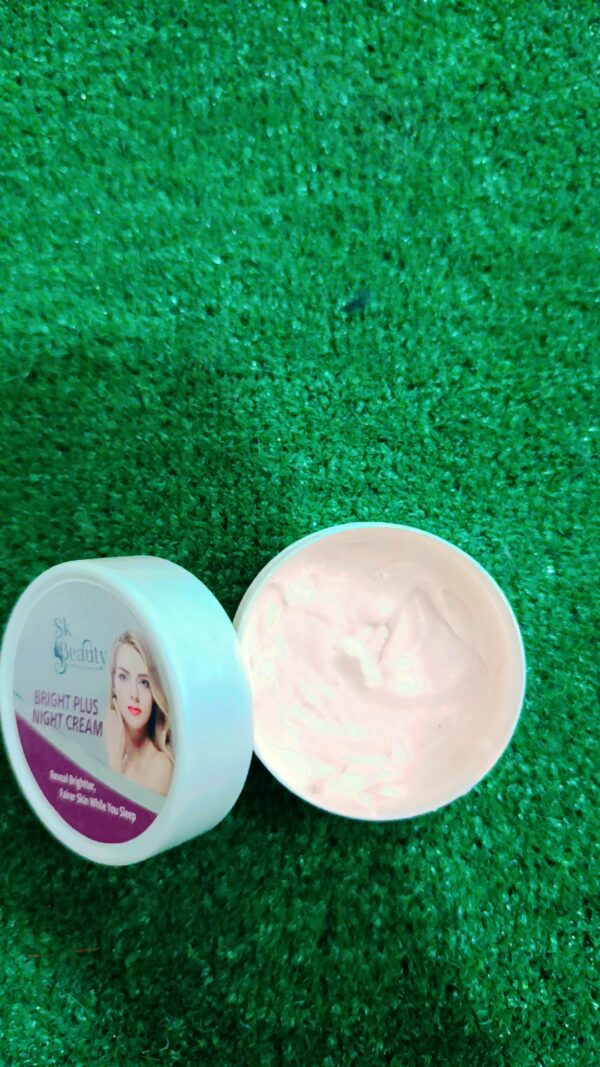 BRIGHT PLUS NIGHT BEAUTY CREAM - Image 2